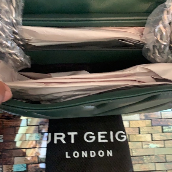 KURT GEIGER LONDON KENSINGTON LEATHER LEATHER SHOULDER BAG IN TEAL - Picture 13 of 14